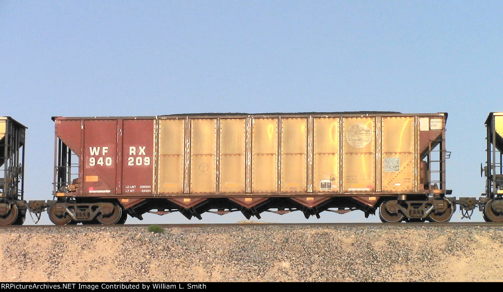 WB Unit Loaded Hooper Frt at Erie NV W-Pshr -25